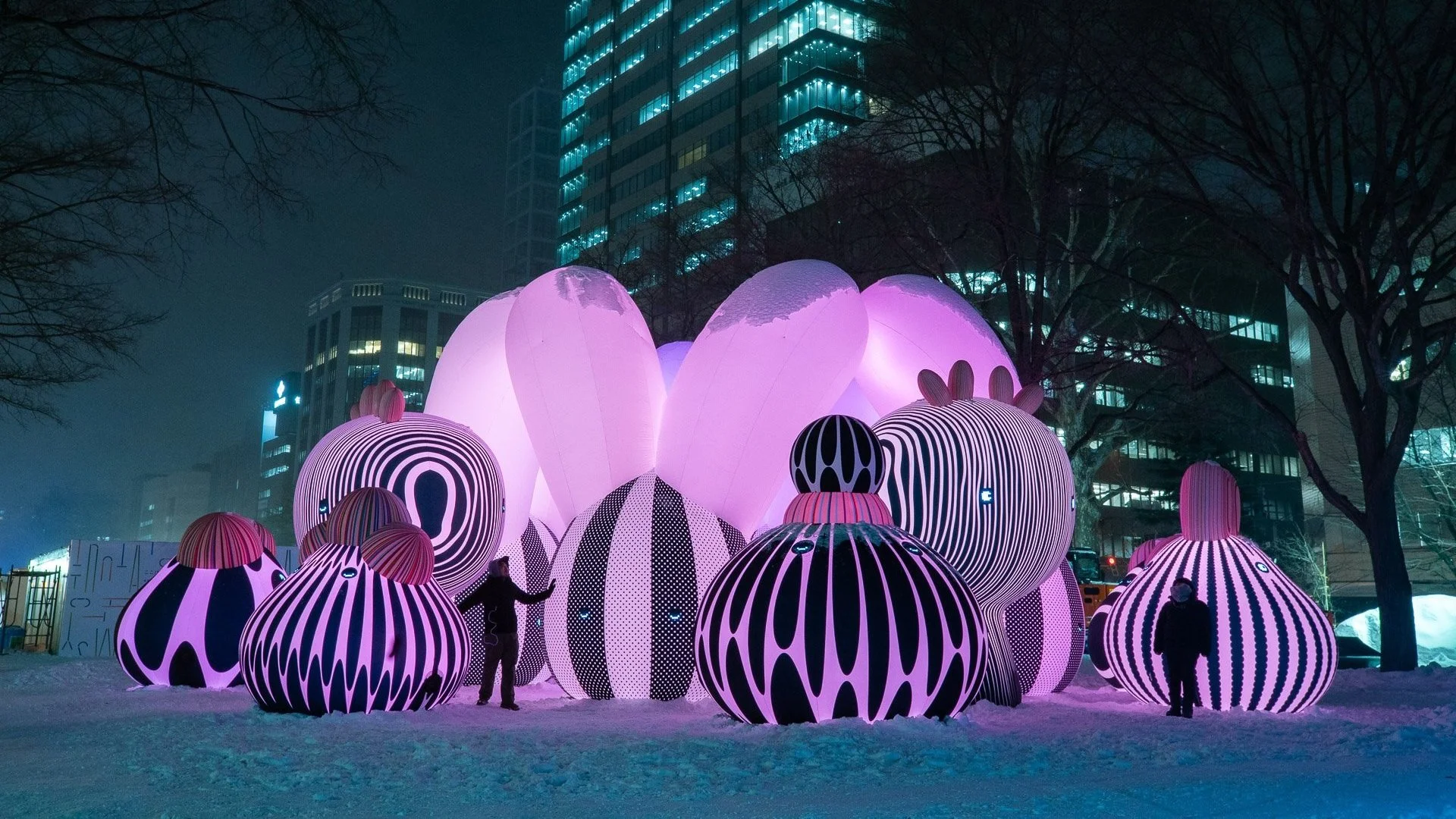 AIRSHIP ORCHESTRA | Inflatable Light Art & Interactive